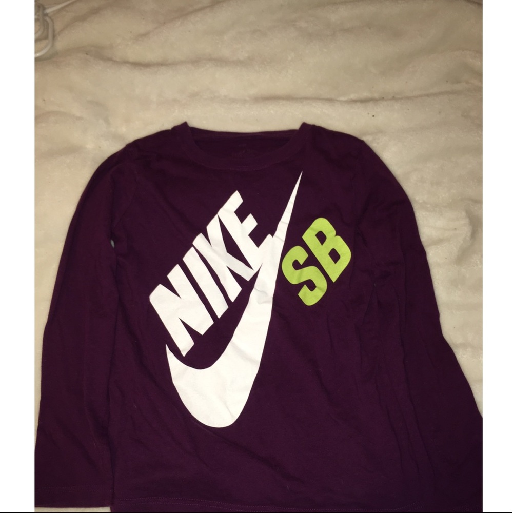 Nike boys XL long sleeve shirt
